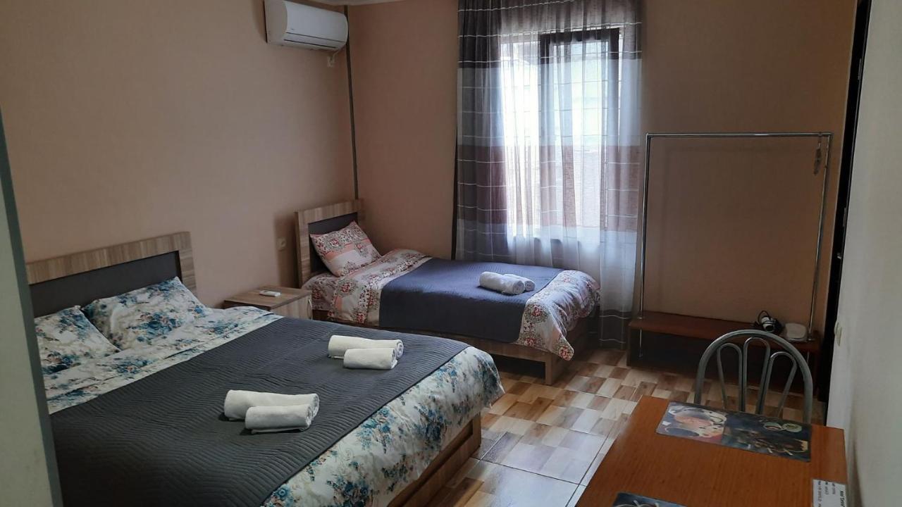 Hotel Central Kutaiszi Kültér fotó