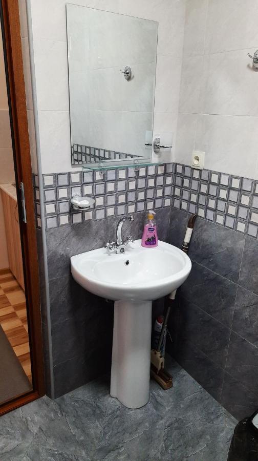 Hotel Central Kutaiszi Kültér fotó
